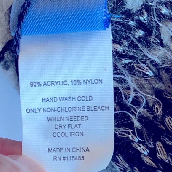 NEW VERA WANG Infinity Scarf Black Gray Women’s - Picture 5 of 9